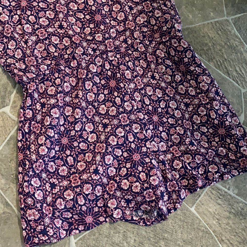 Cold Shoulder Romper - Picture 3 of 7